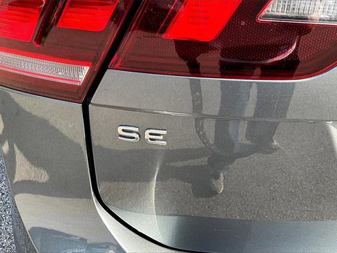 Used 2024 Volkswagen Tiguan SE image 37