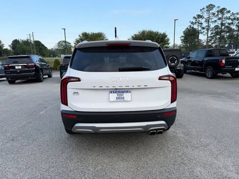 Used 2022 Kia Telluride EX w/ EX Premium Package FWD image 6