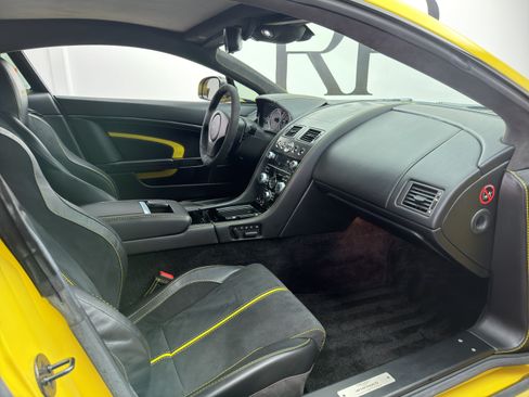 Used 2015 Aston Martin V12 Vantage S RWD image 18