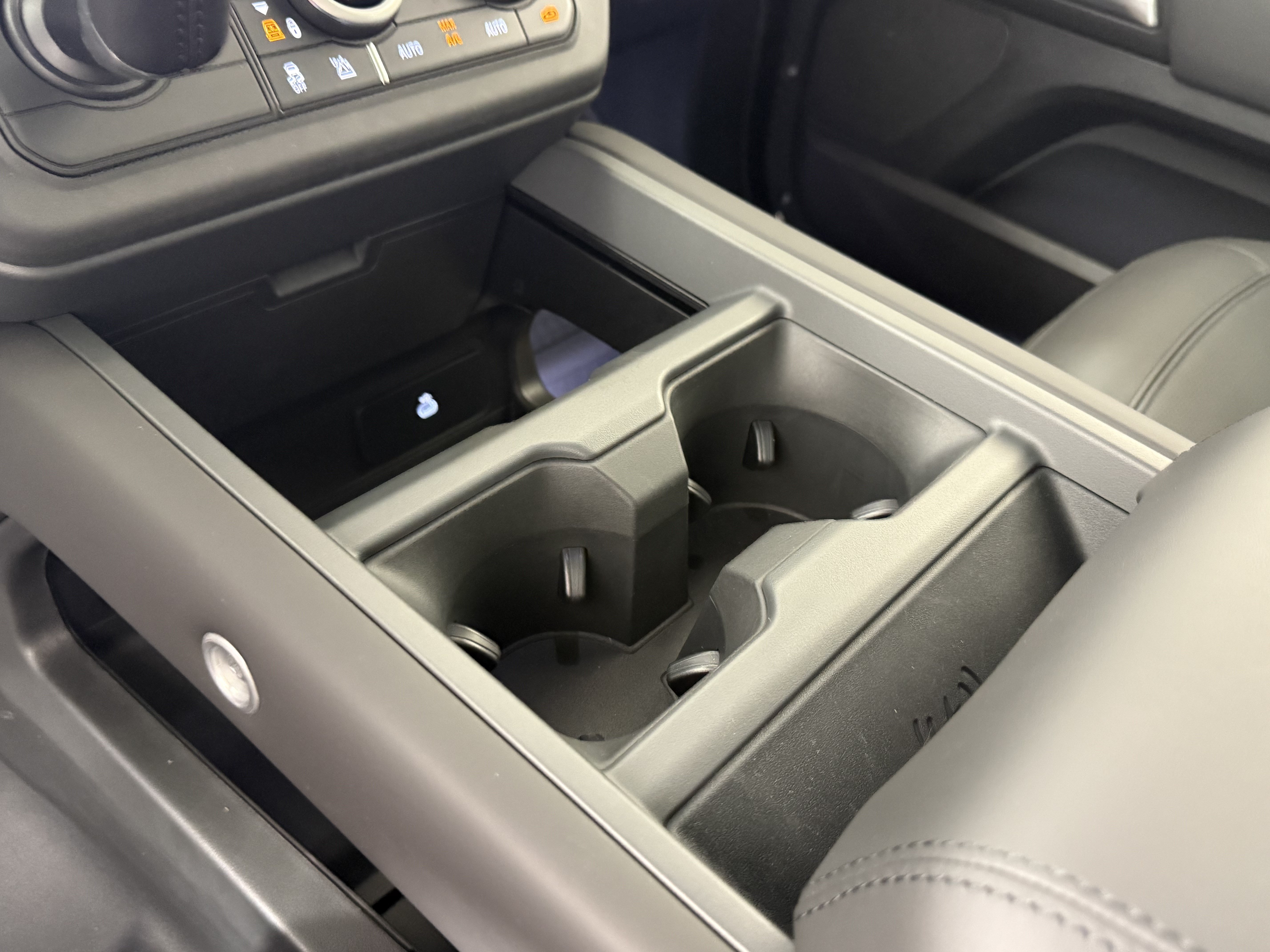 New 2026 Land Rover Defender 110 S AWD/4WD image 21