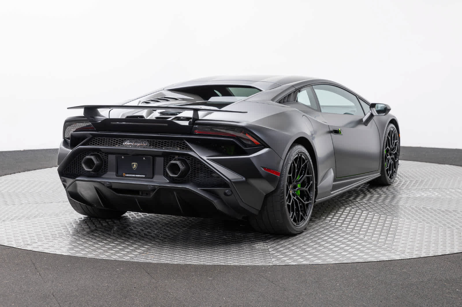 Used 2023 Lamborghini Huracan Tecnica RWD image 19
