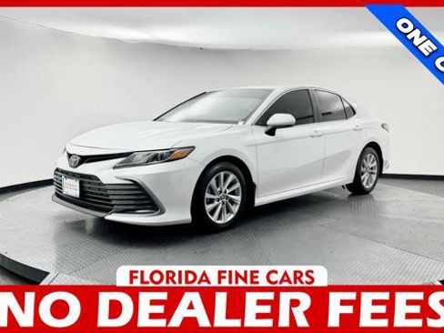 Used 2023 Toyota Camry LE FWD image 1