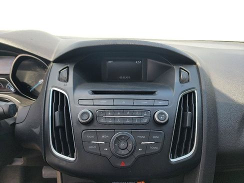 Used 2015 Ford Focus SE w/ Equipment Group 201A FWD image 18