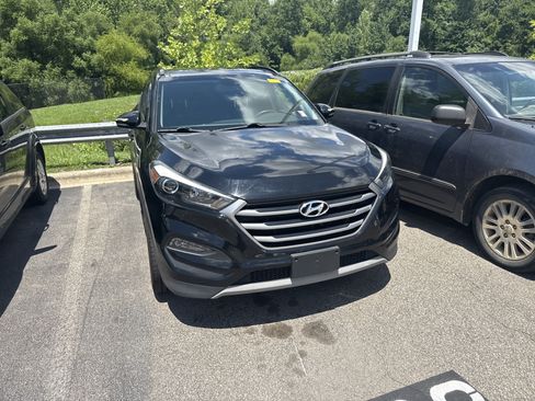 Used 2018 Hyundai Tucson Value FWD image 3