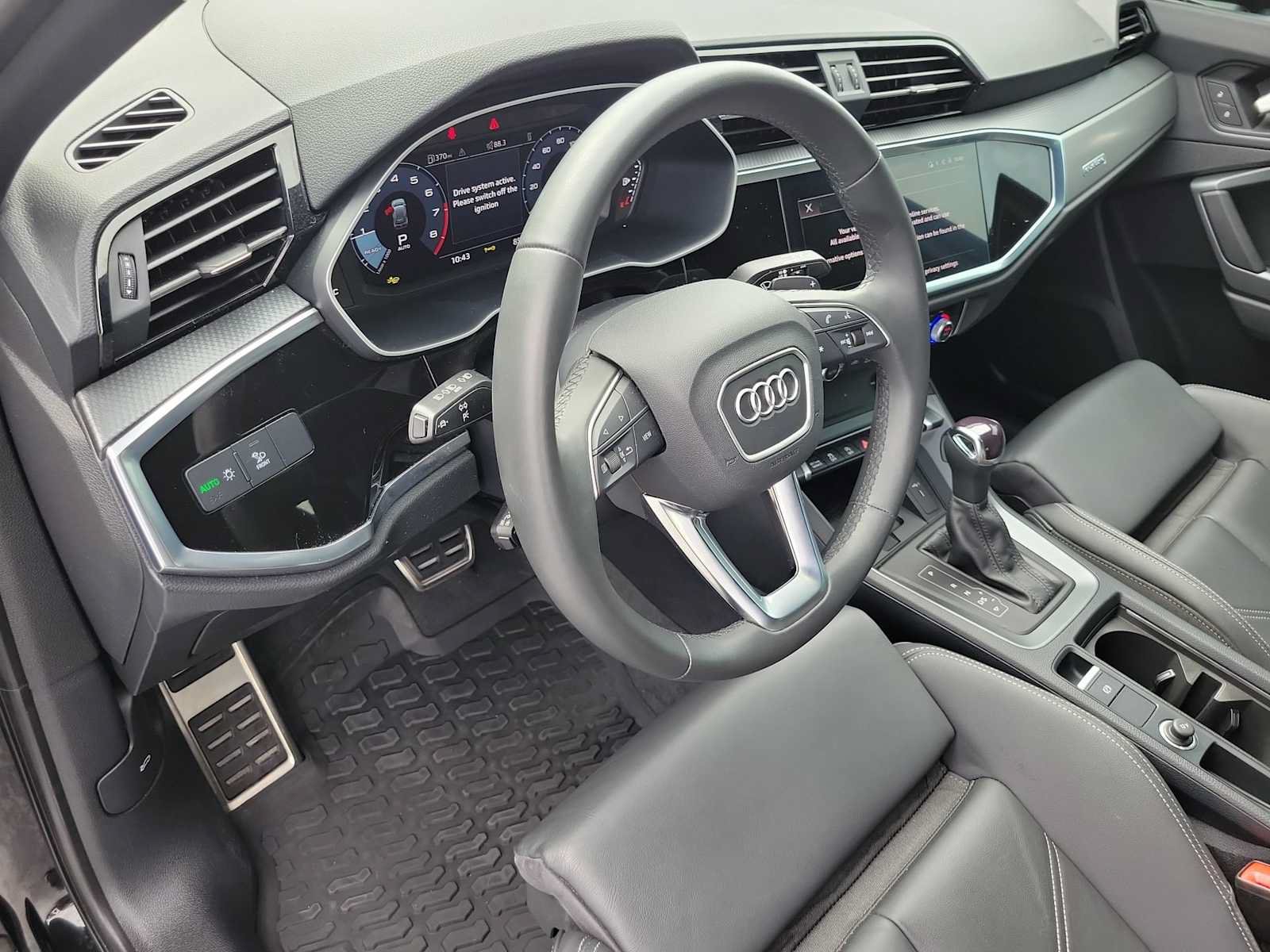 Certified 2025 Audi Q3 2.0T Premium w/ Convenience Package AWD/4WD image 2