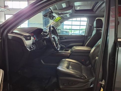 Used 2019 GMC Yukon XL SLT w/ Open Road Package AWD/4WD image 21