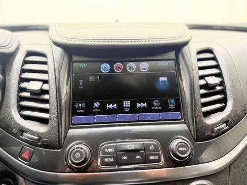 Used 2018 Chevrolet Impala LT FWD image 17