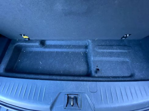 Used 2023 Nissan Armada SL w/ Captain's Chairs Package image 26