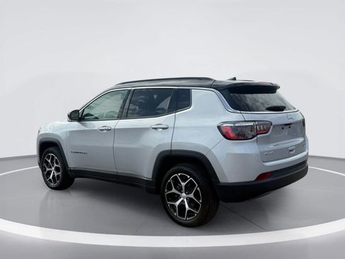 Used 2024 Jeep Compass Limited AWD/4WD image 3