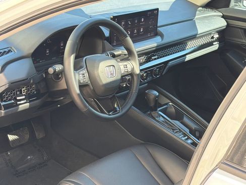 Used 2023 Honda Accord EX-L image 10