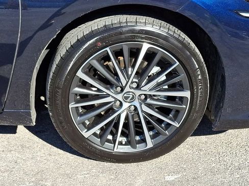 Used 2025 Lexus ES 350 w/ Premium Package image 8