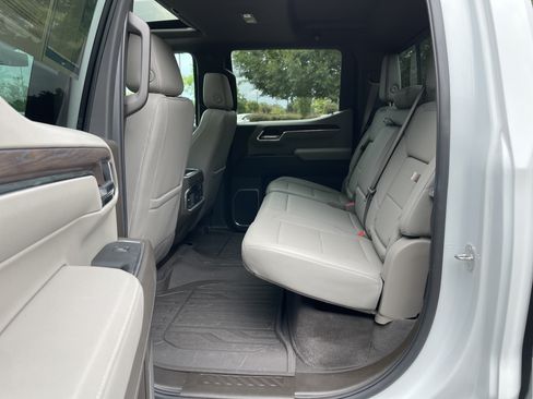 Used 2024 GMC Sierra 1500 SLT w/ SLT Premium Package AWD/4WD image 30
