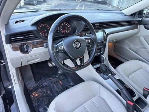 Certified 2020 Volkswagen Passat 2.0T SEL image 21