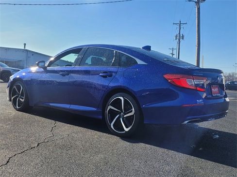 Used 2018 Honda Accord Sport image 5