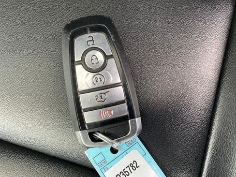 Used 2023 Ford Explorer XLT image 24