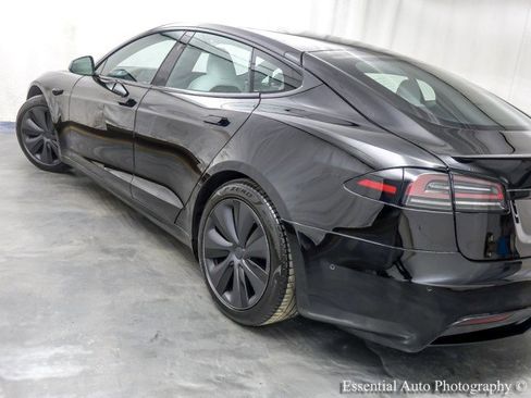 Used 2022 Tesla Model S Plaid image 10