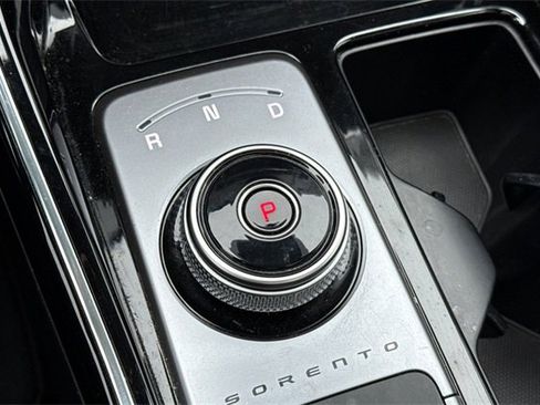 Certified 2023 Kia Sorento SX Prestige w/ Panoramic Sunroof Package image 30