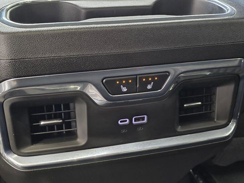 Used 2025 Chevrolet Silverado 3500 LTZ w/ LTZ Convenience Package image 20