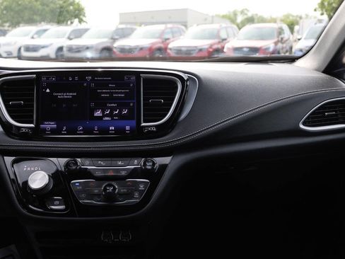 Used 2021 Chrysler Pacifica Touring w/ S Appearance Package FWD image 26