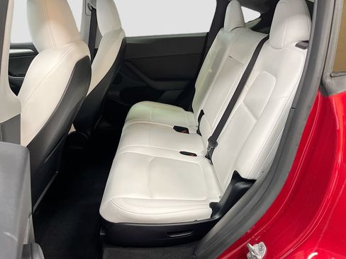 Used 2024 Tesla Model Y Long Range AWD/4WD image 24