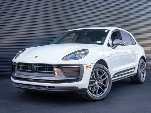 Certified 2026 Porsche Macan Turbo AWD/4WD image 1