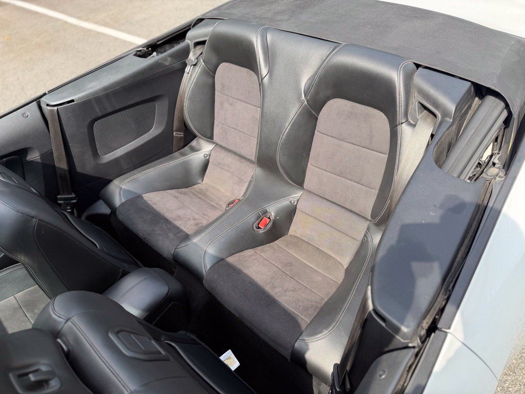 Used 2019 Ford Mustang Premium w/ Carbon Sport Interior Package RWD image 20