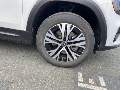 Used 2025 Mercedes-Benz GLB 250 4MATIC image 25