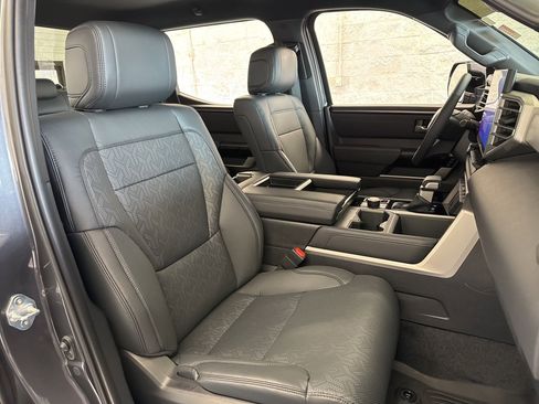 Used 2025 Toyota Tundra Limited image 51