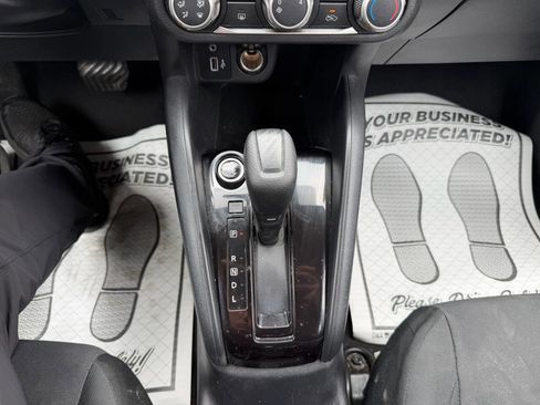 Used 2021 Nissan Versa S FWD image 15