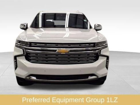 Used 2023 Chevrolet Suburban Premier image 2