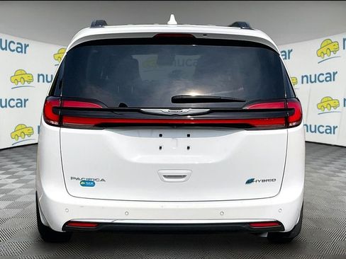 Used 2022 Chrysler Pacifica Limited FWD image 5