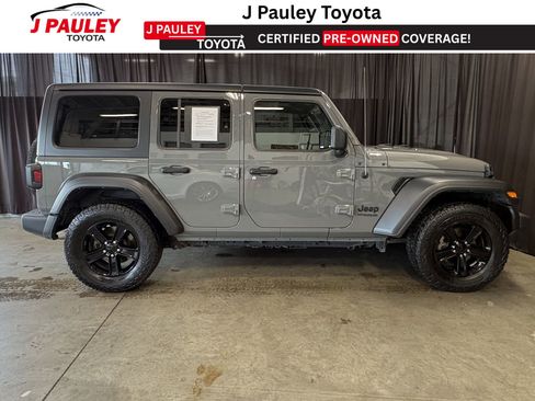 Used 2022 Jeep Wrangler Unlimited Sport AWD/4WD image 4