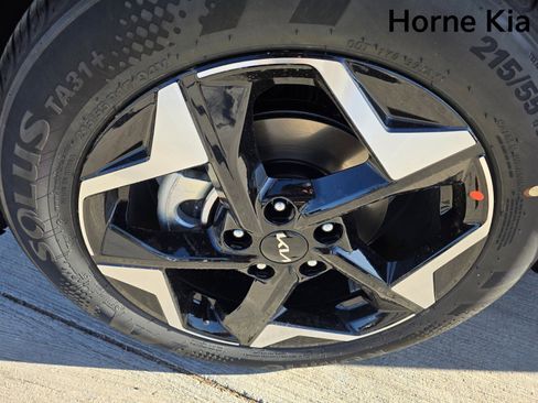 New 2026 Kia Seltos S image 8