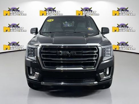 Used 2024 GMC Yukon SLT w/ SLT Luxury Package image 2