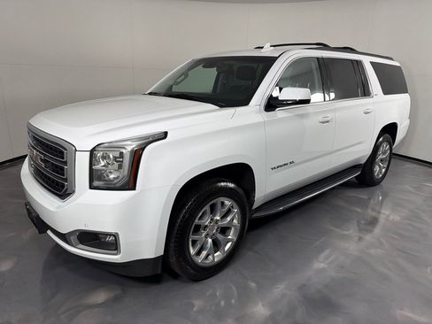 Used 2019 GMC Yukon XL SLT w/ Open Road Package AWD/4WD image 9