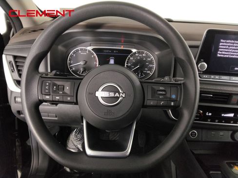 Used 2023 Nissan Rogue SV AWD/4WD image 12