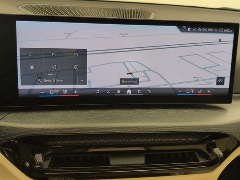 New 2025 BMW 330i Sedan w/ Premium Package image 17