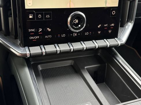 Used 2025 GMC Acadia AT4 AWD/4WD image 26