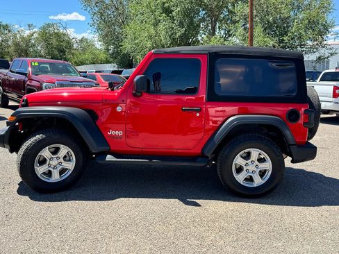 Used 2020 Jeep Wrangler Sport AWD/4WD image 4