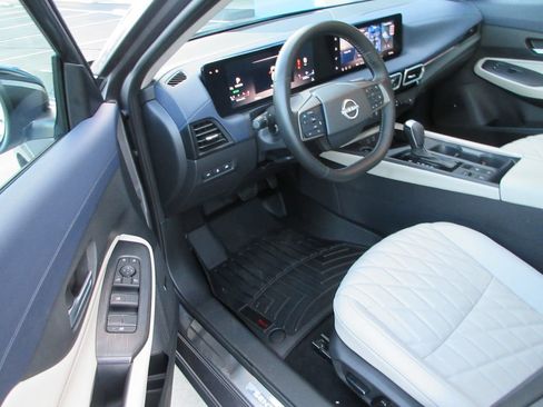 Used 2026 Nissan Sentra SL w/ Floor Mat Package FWD image 12
