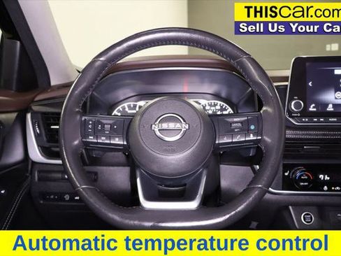 Used 2023 Nissan Rogue SV w/ SV Premium B Package FWD image 15