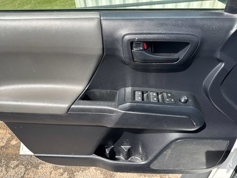 Used 2020 Toyota Tacoma SR AWD/4WD image 27