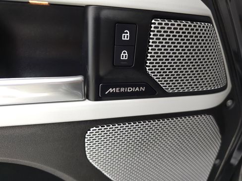 Used 2023 Land Rover Defender 130 First Edition image 13