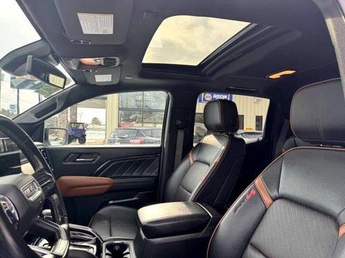 Used 2023 GMC Canyon AT4 w/ AT4 Premium Package image 7