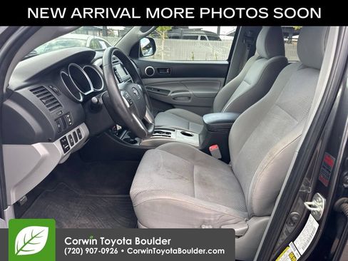Used 2013 Toyota Tacoma 4x4 Double Cab w/ TRD Sport Pkg image 12