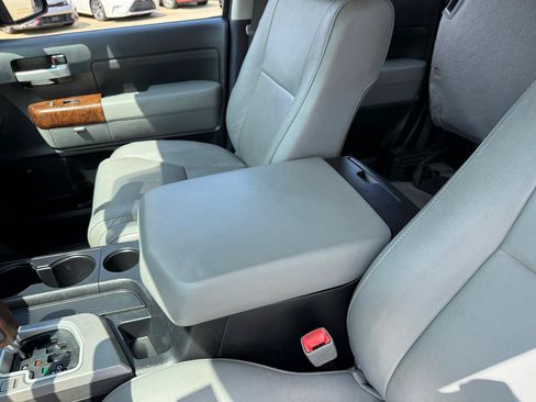 Used 2010 Toyota Tundra Limited AWD/4WD image 17