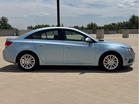 Used 2011 Chevrolet Cruze Eco FWD image 9