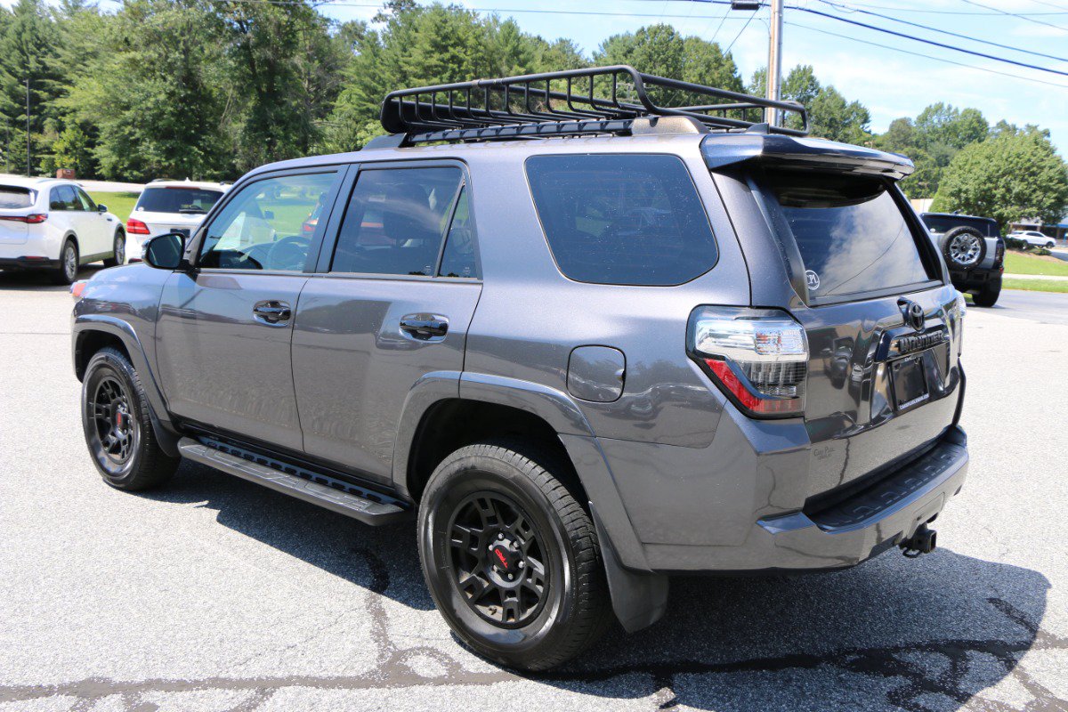 Used 2021 Toyota 4Runner Venture w/ Moonroof Package AWD/4WD image 3
