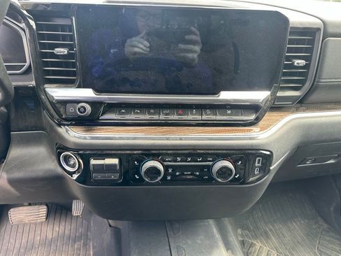 Used 2024 Chevrolet Silverado 1500 LT AWD/4WD image 10