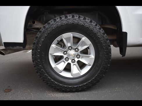 Used 2019 Chevrolet Silverado 1500 LT w/ Convenience Package image 39